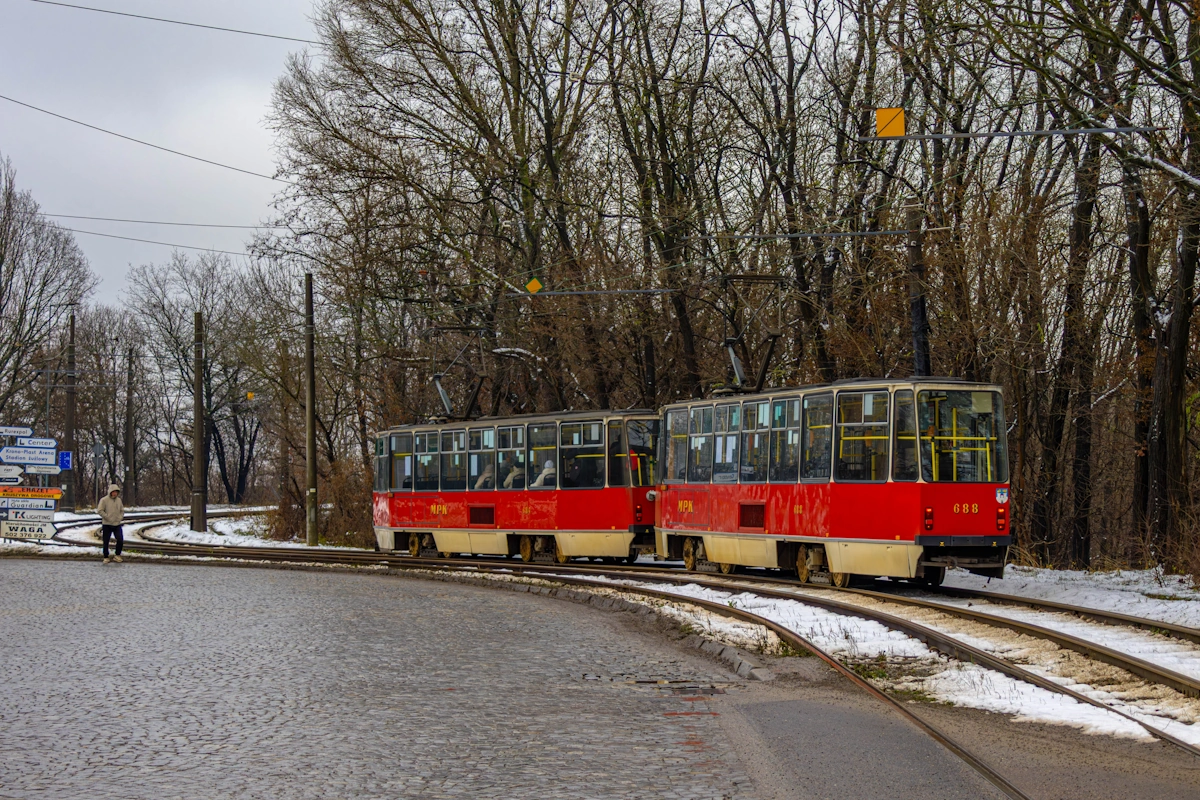 Konstal 105Na #688