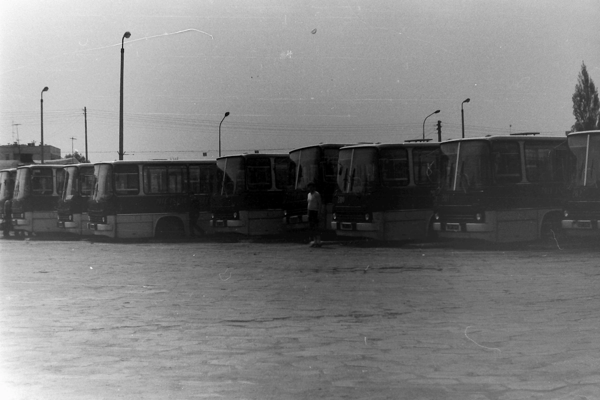 Ikarus 280.02